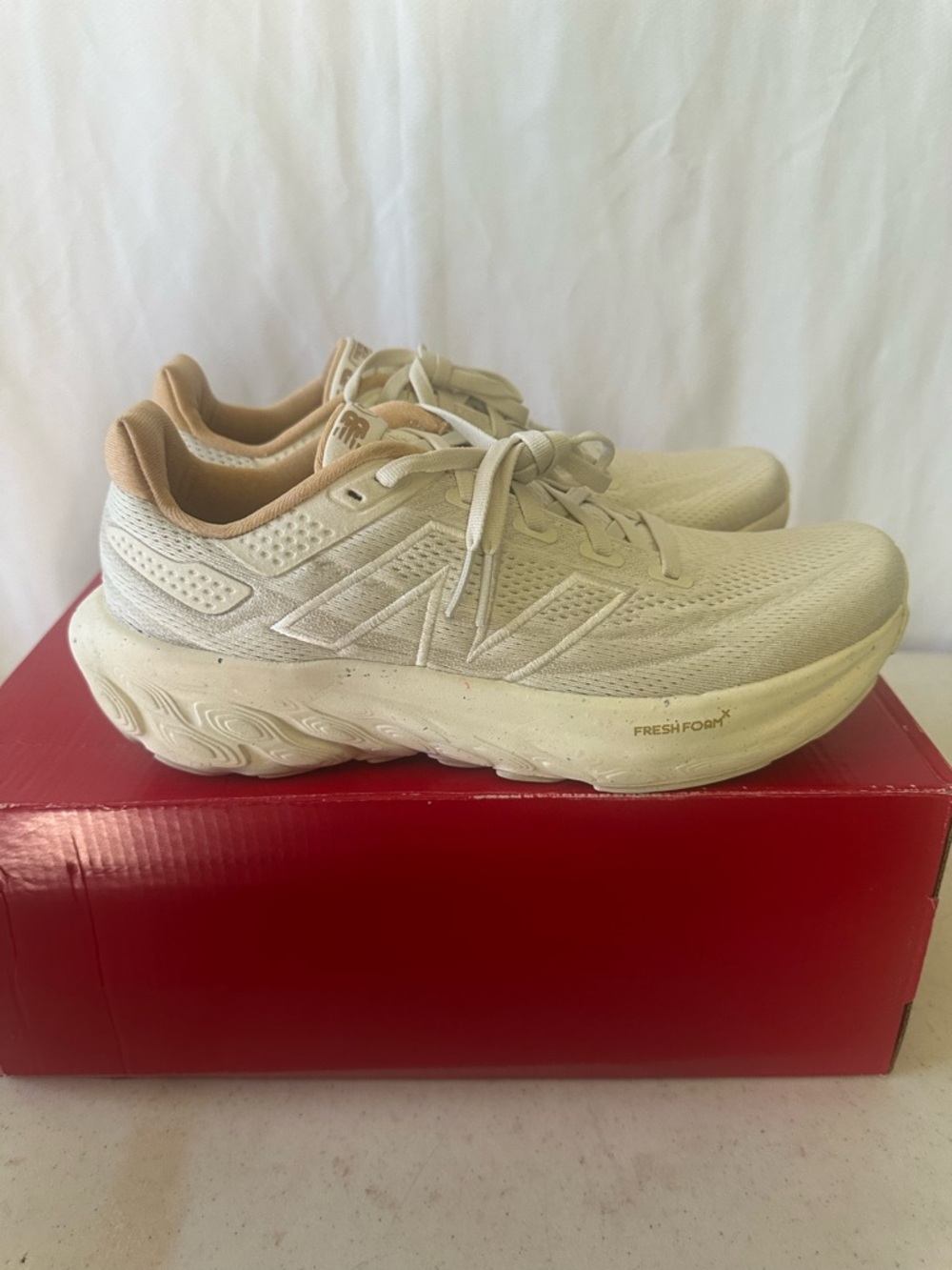 New Balance Fresh Foam X 1080v13 Beige Running Shoes Women’s 8.5 Wide - Picture 2 of 8